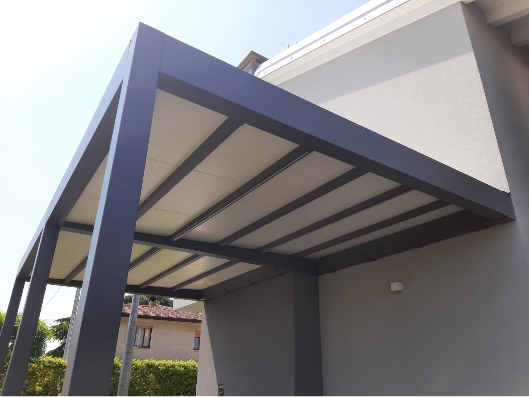 EOGRADA - Pergola con pannelli coibentati