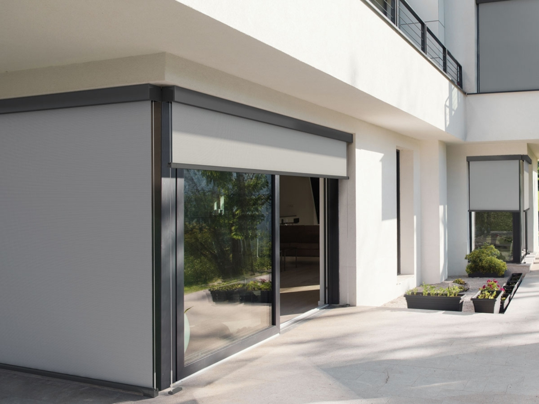 Tenda verticale con cavo con cassonetto